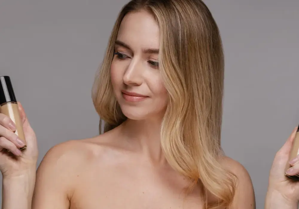 Dlaczego podkład się warzy? Poznaj błędy, które psują efekt makijażu