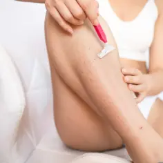 Dlaczego po goleniu swędzi skóra i jak temu zapobiec?